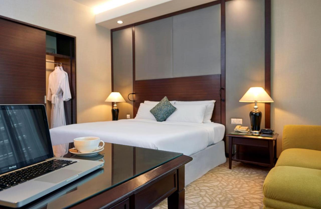 Eastin Hotel Kuala Lumpur Petaling Jaya Exterior foto A room at the hotel