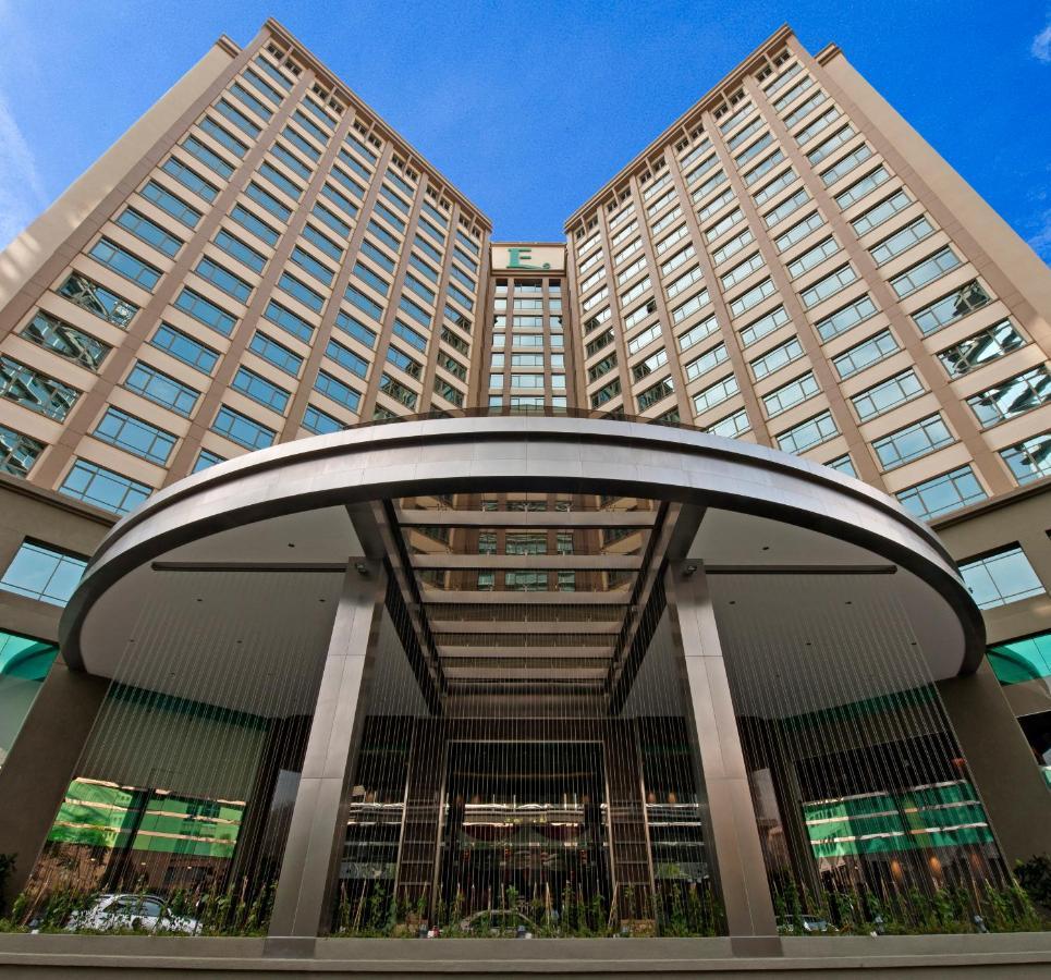 Eastin Hotel Kuala Lumpur Petaling Jaya Exterior foto The entrance of the hotel