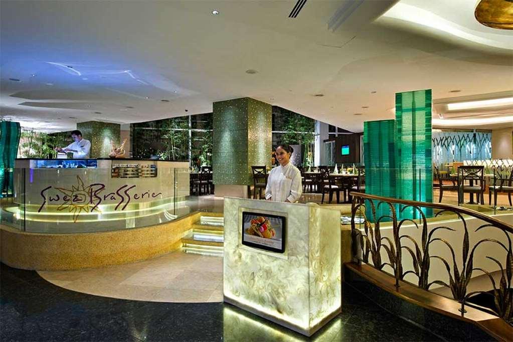 Eastin Hotel Kuala Lumpur Petaling Jaya Restaurante foto The lobby of the hotel