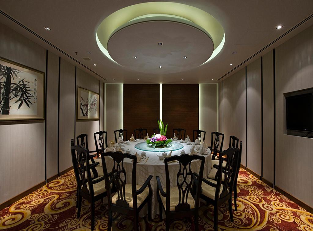 Eastin Hotel Kuala Lumpur Petaling Jaya Exterior foto A private dining room at the Shangri-La hotel in Kuala Lumpur, Malaysia