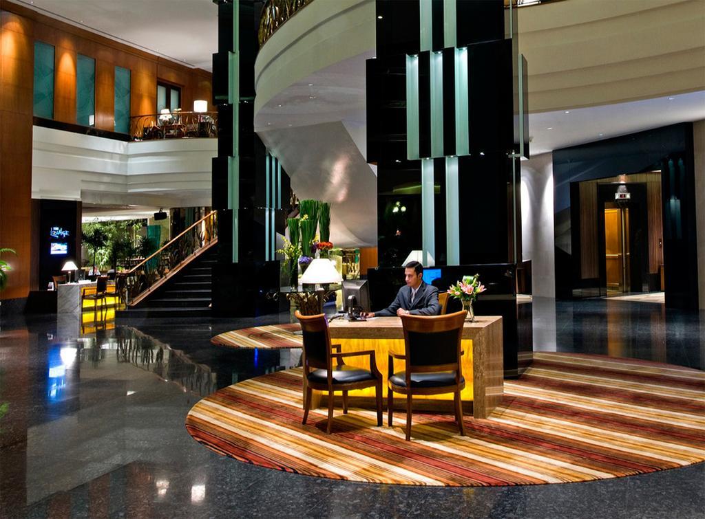 Eastin Hotel Kuala Lumpur Petaling Jaya Exterior foto The lobby of the hotel